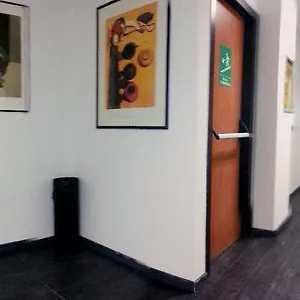 https://virgilio-milan.italymilanhotels.net